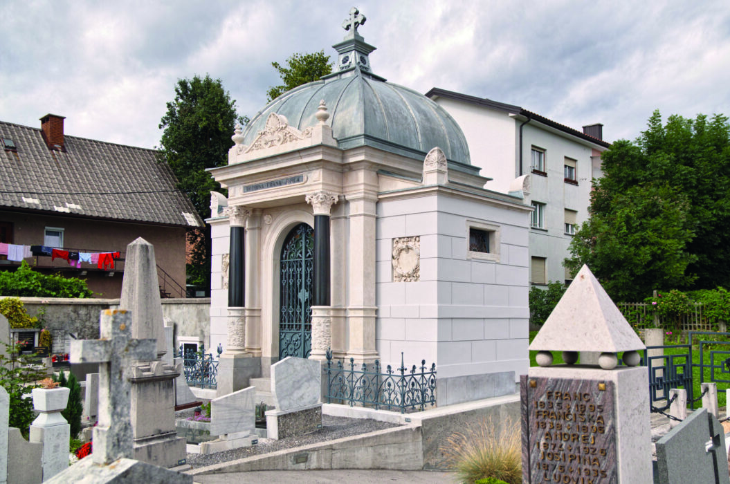 Grobnica rodbine Frana Jurca / Fran Jurca Family Tomb